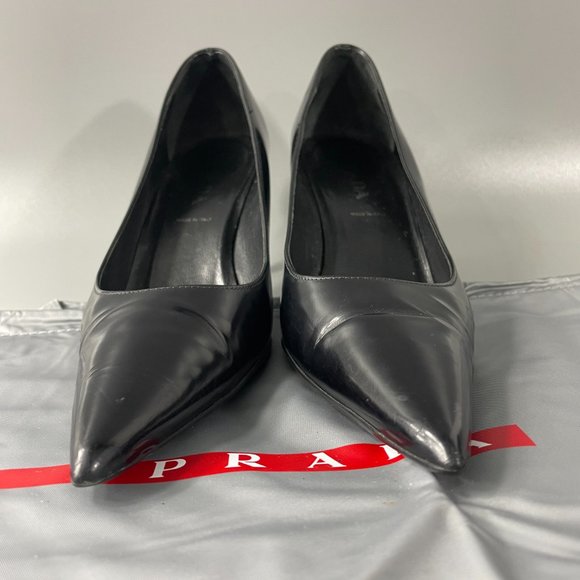 Authentic PRADA Black Patent Leather Pointed Pumps, Size 35.5 - Picture 5 of 16
